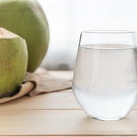 Estos son los potenciales beneficios que el agua de coco puede aportar a la salud