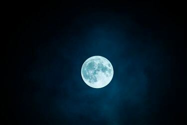 000-Luna