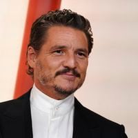 La trastienda de Pedro Pascal en los Oscar: de la alfombra roja al saludo de Boric y los chistes con Elizabeth Olsen