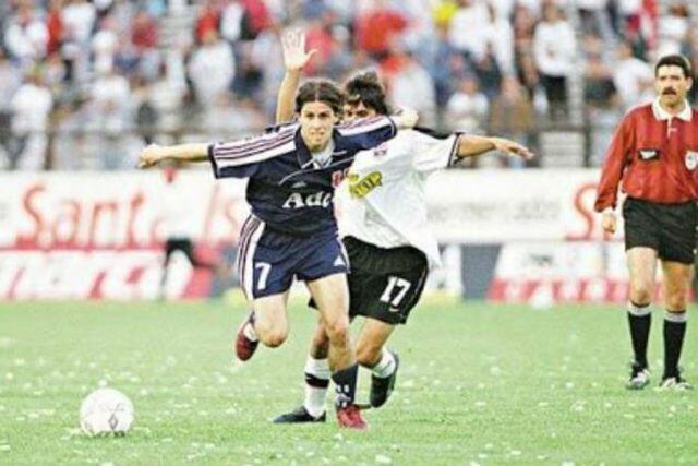 Diego Rivarola. Colo Colo 1-3 Universidad de Chile, 2000