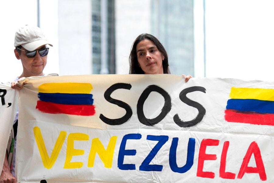 Protestas a favor y en contra del nuevo período presidencial de Maduro