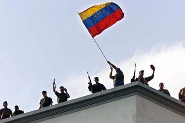 VENEZUELA-COUP-SOLDIERS