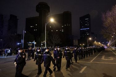 China refuerza su seguridad después de dos noches de protestas