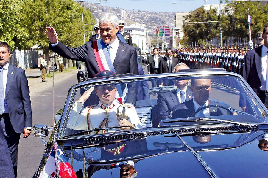 El Presidente ya en ejercicio Sebastian Piñera se retira del Congreso Nacional