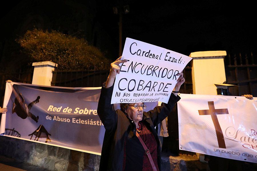 manifestación contra Ezzati