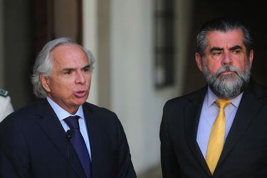 Ministro del Interior Mario Fernandez recibe al futuro ministro del Interior Andres Chadwick