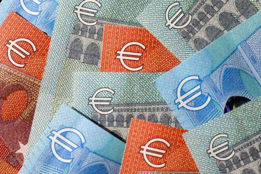 Euro Notes As Currency Headed For Fourth Daily Advance