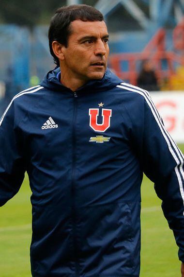 Esteban Valencia En Su Adios De La U Nos Vamos Con La Tranquilidad De Haber Hecho Un Trabajo Profesional La Tercera