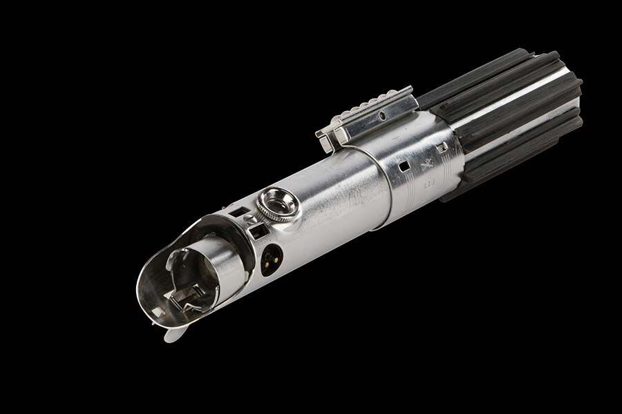 Espada láser de Luke Skywalker iluminará subasta de objetos de Espada láser de Luke Skywalker iluminará subasta de objetos de