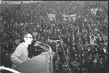 CARLOS ALTAMIRANO ORREGO-SENADOR-PARTIDO SOCIALISTA PS-HABLANDO-DISCURSO-SANTIAGO