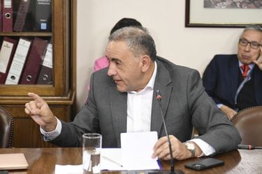 El senador Fidel Espinoza en sesión investigadora de la Cámara de Diputados.