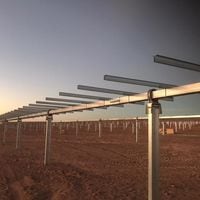 Primer parque solar con sistema de almacenamiento en base a baterías de litio tiene 65% de avance