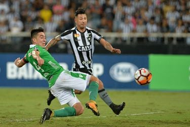 Botafogo, Audax Italiano, Leonardo Valencia