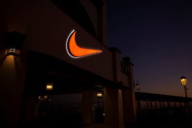 Nike reduce sus ganancias en primer trimestre fiscal pese a alza en ventas