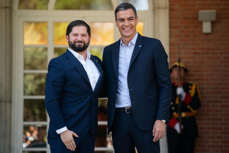 Boric se reúne con Pedro Sánchez y valora su liderazgo y aporte en la relación de Europa y América Latina - La Tercera