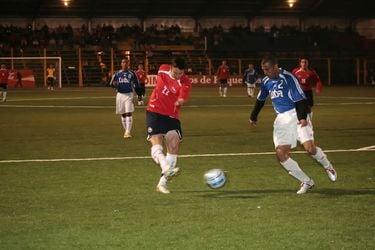 Con el debut goleador de Pepe Rojas en la Roja y ante el Temuco de Eduardo Bonvallet: así fue el paso de Cuba por Chile en 2007
