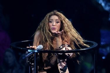 Video: Shakira se luce con espectacular show de 10 minutos en los premios VMA de MTV