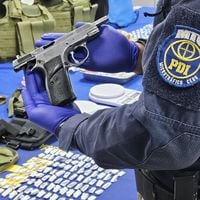 Armas de fuego, chalecos antibalas y drogas: las incautaciones de la PDI tras operativo en La Granja