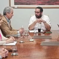 Deuda histórica como principal exigencia: la primera reunión entre el ministro Cataldo y Mario Aguilar tras asumir presidencia del Colegio de Profesores