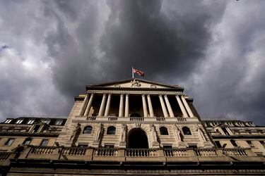 Banco de Inglaterra interviene para evitar colapso en el mercado de bonos