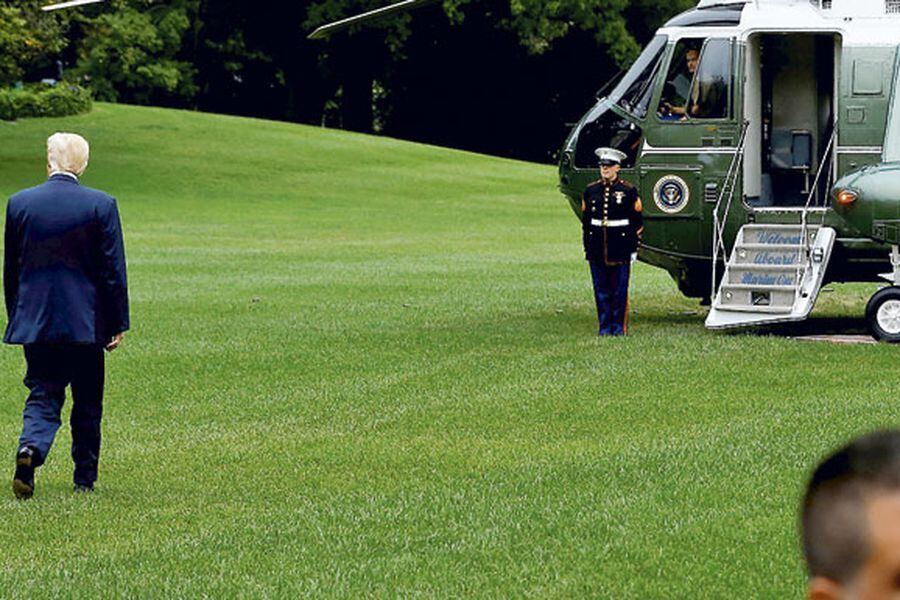 imagen-trump-departs-via-marine-one-helicop-38746974