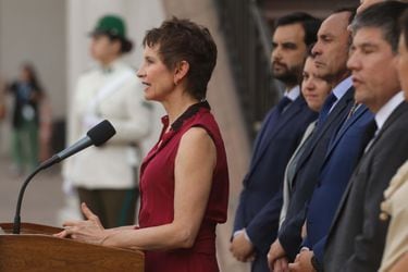 La ministra del Interior, Carolina Tohá, realiza un punto de prensa en el patio de Los Naranjos, del Palacio de la Moneda, tras participar de la segunda sesión de gabinete pro seguridad.