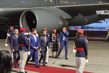 Presidente Boric aterriza en República Dominicana para participar de la XXVIII Cumbre Iberoamericana