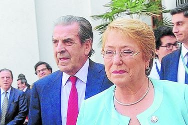 La presidenta Michelle Bachelet en misa en memoria del ex presidente Frei Montalva