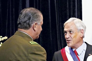 Carabineros: Una caída en cuatro tiempos