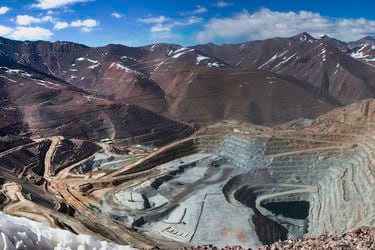 Tras acuerdo para adquirir Caserones, Lundin Mining estudiará posible ampliación de planta desaladora en Caldera