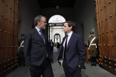Presidentes de Sofofa y CPC se retiran del Palacio de la Mondea