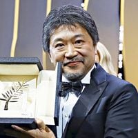 Cannes premia al japonés Hirokazu Koreeda por una cruda crónica familiar