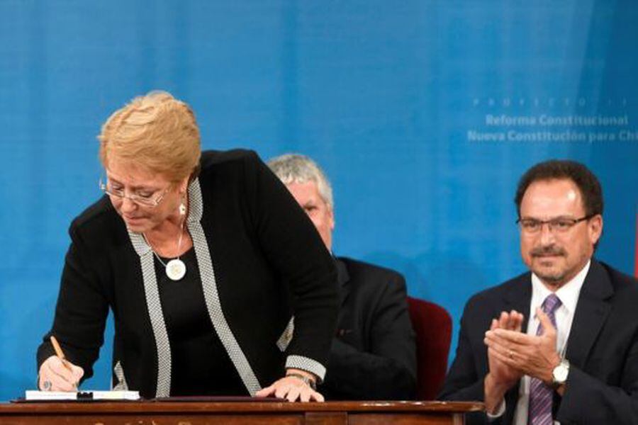 Bachelet-firma