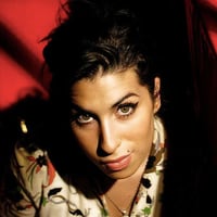 Padres de Amy Winehouse publican adelanto de sus diarios: “A veces me pongo violenta con los que amo”
