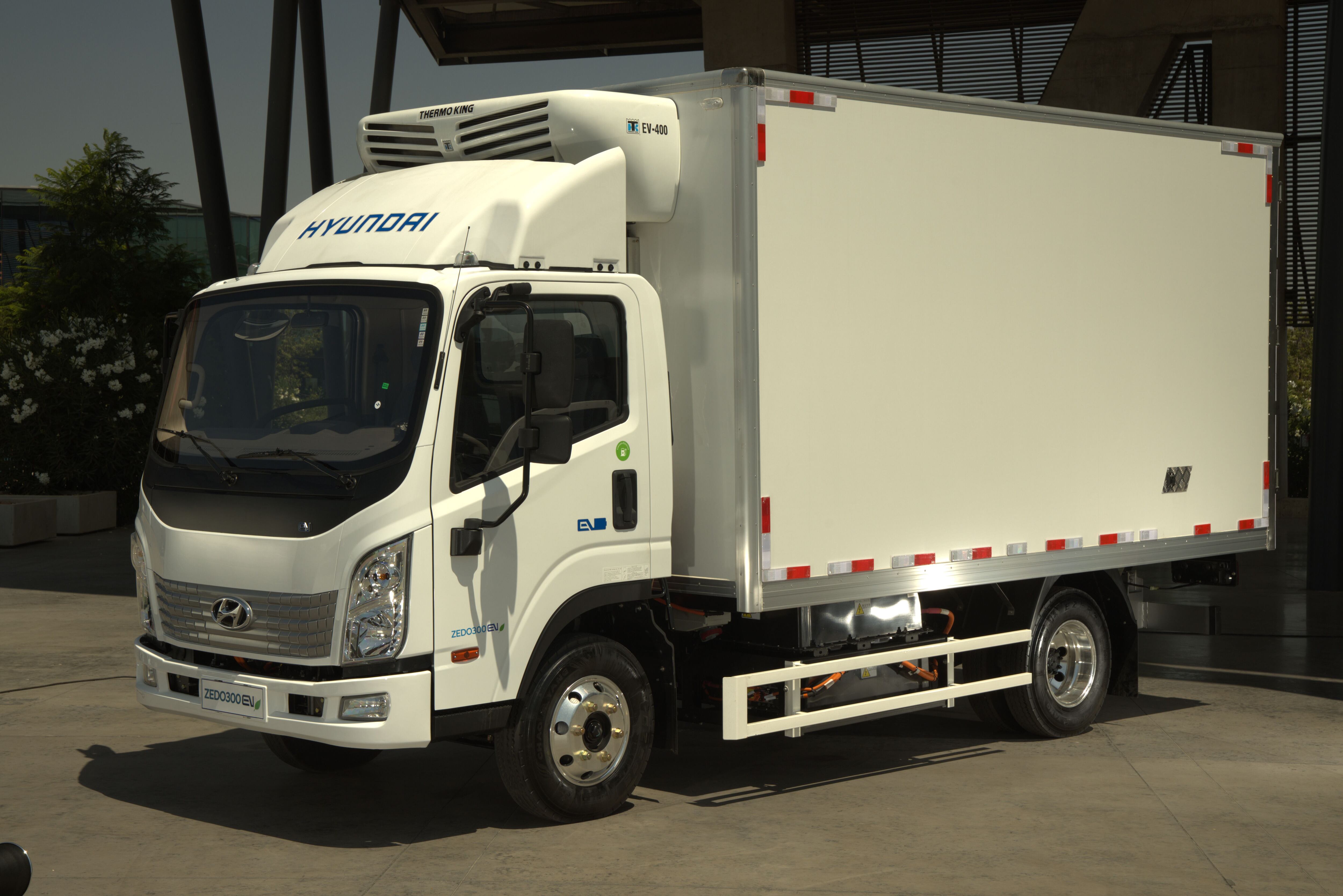 Hyundai Camiones y Buses estrena el primer camión eléctrico refrigerado ...