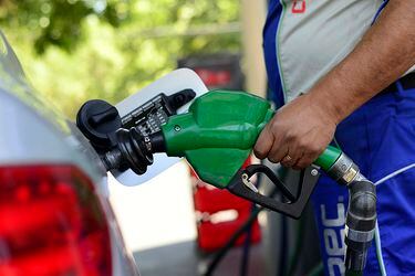 Las gasolinas rompen récords semana a semana mientras el petróleo trepa a máximos de siete años, con proyecciones de US$ 100 por barril 