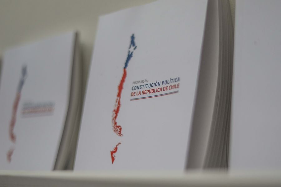 El kiosco “Chile Vota Informado” entrega a la ciudadanía las propuestas de texto de nueva Carta Magna del Consejo Constitucional.
