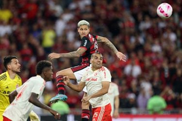 El ingreso de Vidal no alcanza: Flamengo empata con Inter y queda a 14 puntos del líder del Brasileirao
