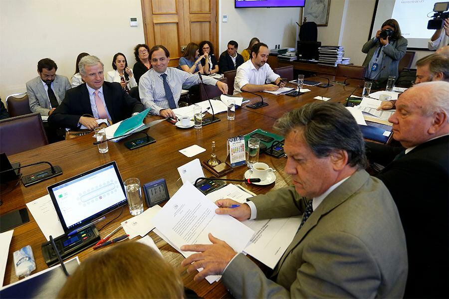 Ministro Felipe Larrain participa de la comision de hacienda de la Camara de Diputados, se discute reajuste de sector publico. 11/12/2018