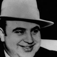 "Un marido ejemplar": los secretos de la vida privada de Al Capone, el mafioso más famoso de la historia