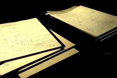 Subastan manuscrito de Einstein en París