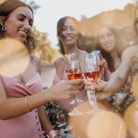 Mujeres: 12 consejos para elegir el mejor vestuario para un matrimonio 