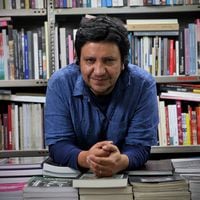 Alejandro Zambra: “La literatura siempre ha estado muy ligada al juego, y eso ha sido muy importante para salvar nuestras cabezas en pandemia”
