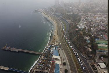 Matrimonio de parlamentarios británicos es víctima de robo en Valparaíso