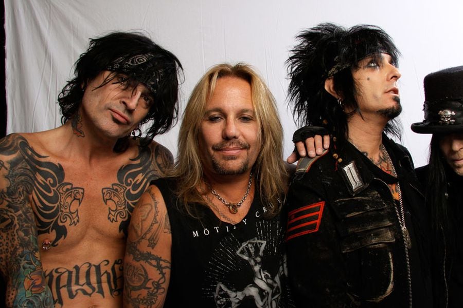 motley-crue-e1550616597939