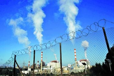 La alerta sanitaria decretada en la zona de Quintero y Puchuncaví ha obligado a las industrias a reducir sus emisiones.
