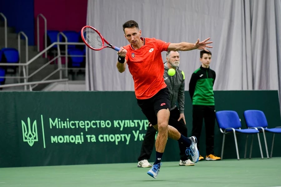 Sergiy Stakhovsky en un partido de tenis.