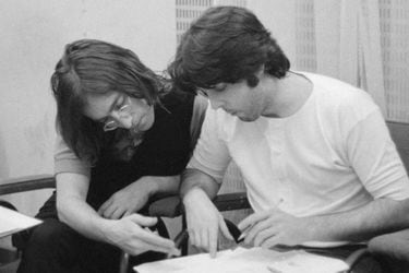 “Olfateábamos lo que hacía el otro”: cómo Paul McCartney y John Lennon escribían juntos sus canciones
