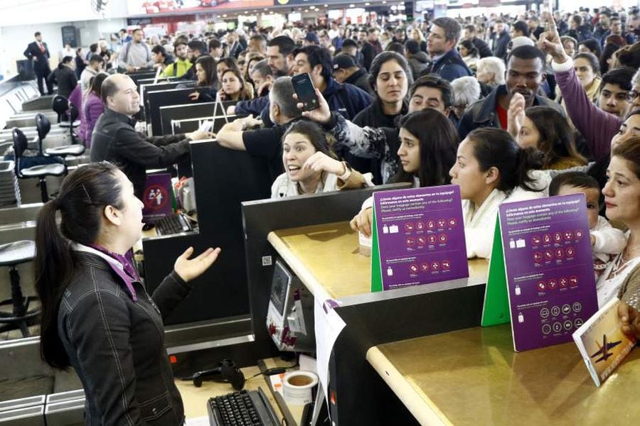 Aeropuerto colapsado por cancelación de vuelos