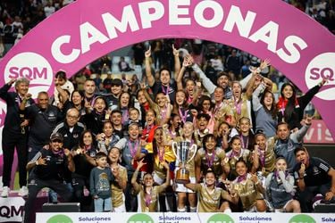 El festejo de Colo Colo, último campeón del fútbol femenino